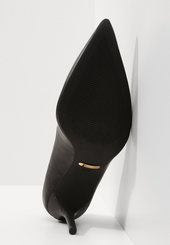 Black Lanette Leather Pump - Classic Heels Gabor
