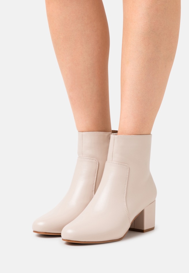 Chino Gabor Classic Ankle Boots