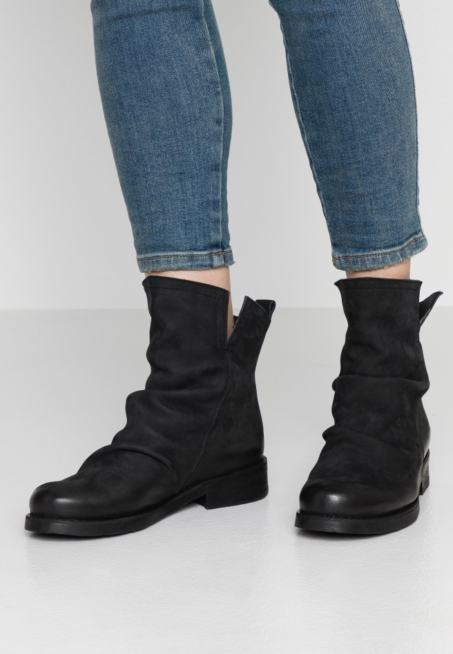 Gabor Black Cowboy/Biker Ankle Boot