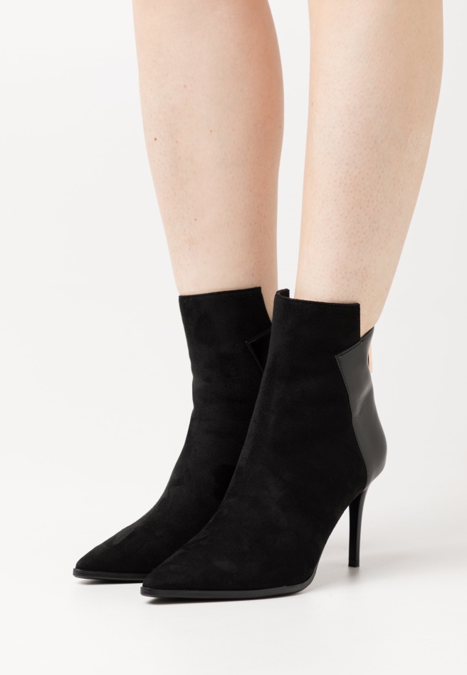 Gabor Pumps Classic Heels Black