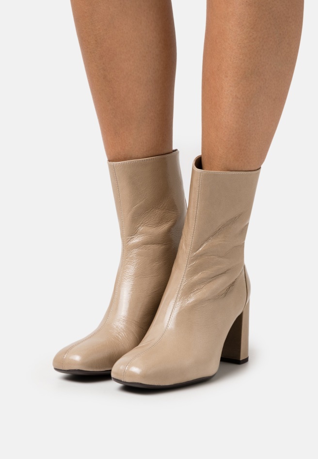 Gabor Salbei Classic Ankle Boots