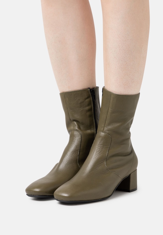 Gabor Salbei Classic Ankle Boots