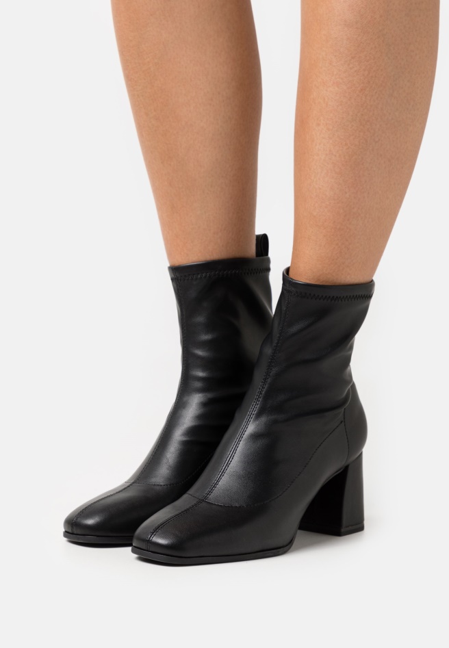 Gabor Salbei Classic Ankle Boots