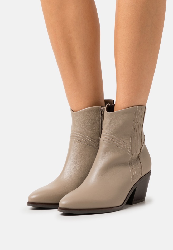 Gabor Soil Classic Ankle Boots