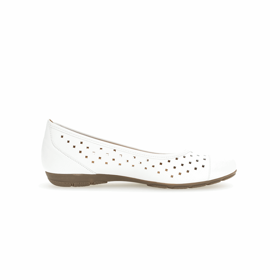 Gabor White Perf Balletflat