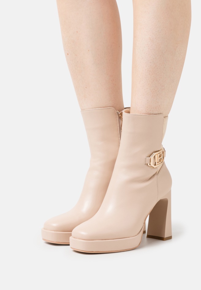 Ivory Gabor Classic Heels