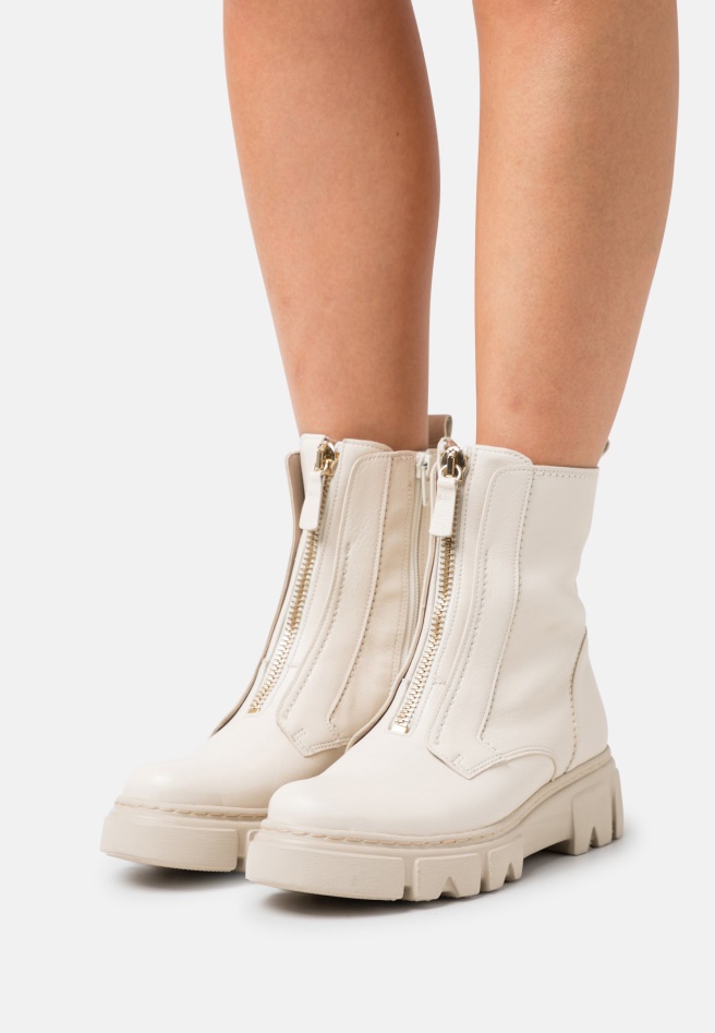 Kiesel Dust Gabor Ankle Boots