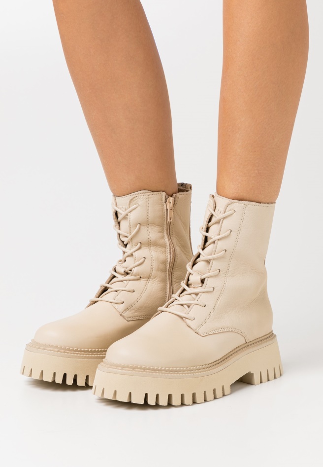 Kiesel Gabor Lace-Up Ankle Boots