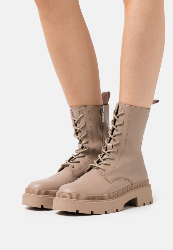 Kiesel Gabor Lace-Up Ankle Boots