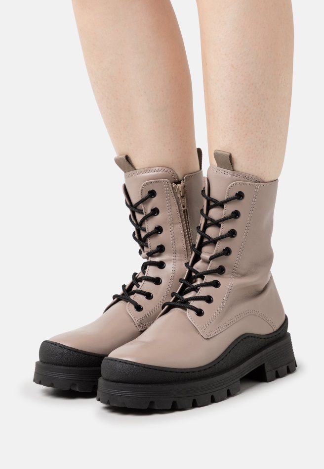 Lace-Up Ankle Boots Gabor Black