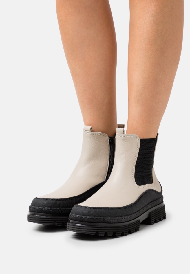 Platform Boots Caramel/Black Gabor