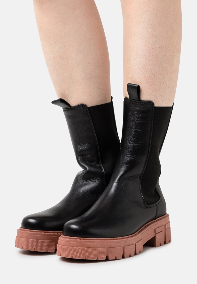 Platform Boots Gabor White/Black