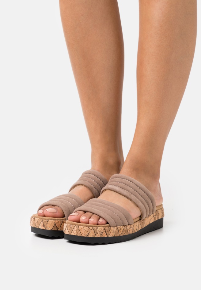 T-Bar Sandals Gabor Lobster