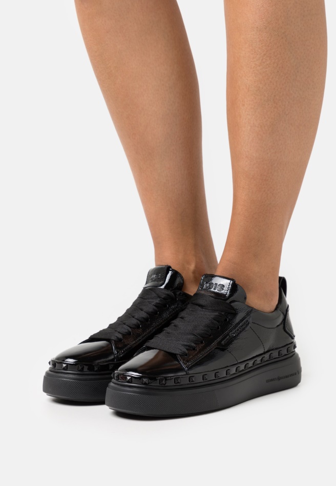 Weiss Trainers Gabor