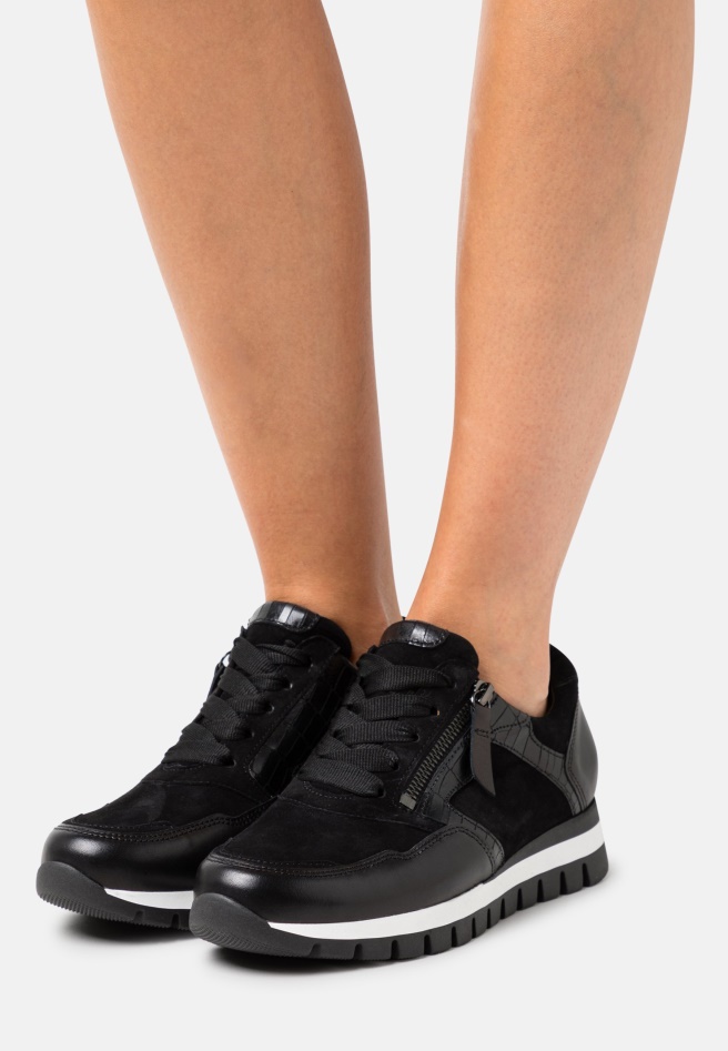 Weiss Trainers Gabor