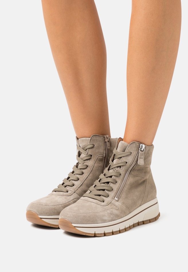 Weiss Trainers Gabor